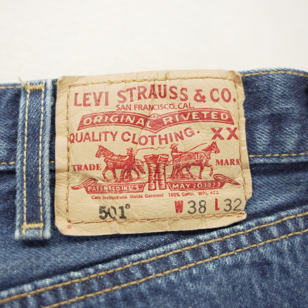 Levis 501 Vintage Mens Blue Denim Straight Leg Button Fly Jeans 38x32 2004 - Picture 13 of 13